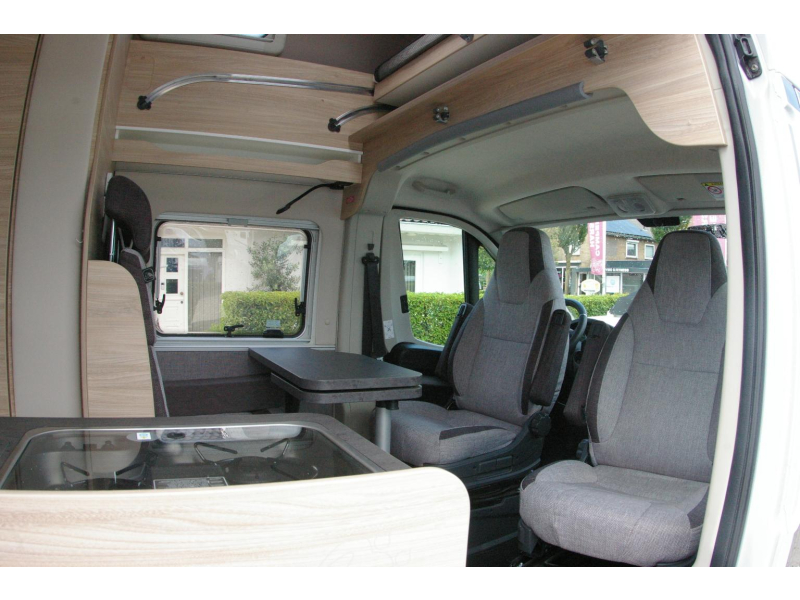 Knaus Boxstar 600 LIFETIME XL Camas individuales, 4 personas. foto: 4