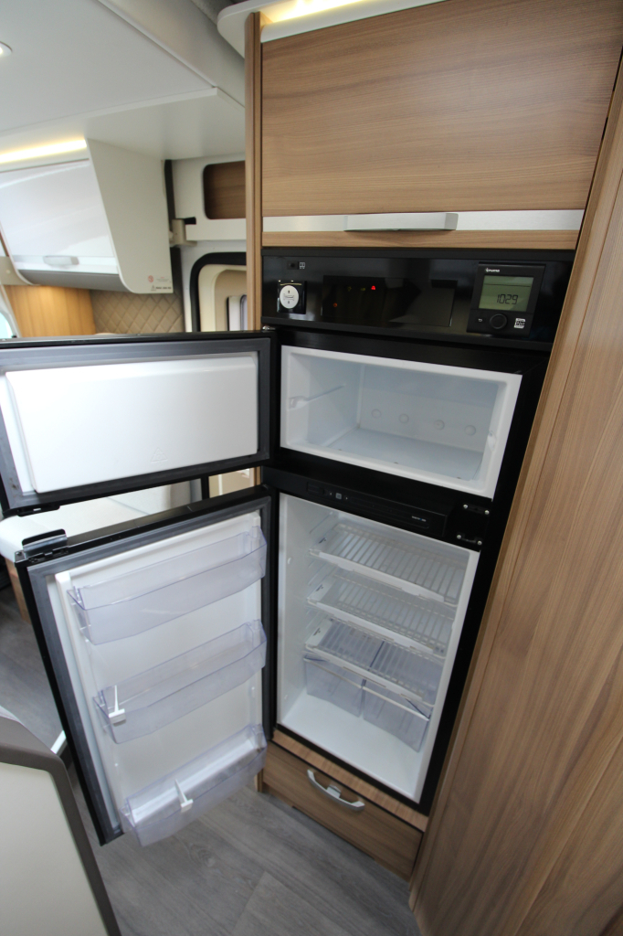 Adria Matrix Axess 670 SL photo : 9