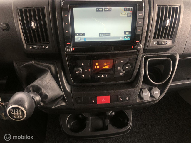 Hymer B-588 Premium Line 150-PS EURO6 Integriert 2x Einzelbetten & Hubbett, XXL-Garage, Volle Ausstattung! Foto: 16