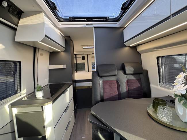 Adria Twin Supreme 640 SGX 180 pk AUTOMAAT 9-Traps Euro6 Fiat Ducato 8 **Lengtebedden in hoogte verstelbaar/4 zitplaatsen/2x Lithium/2 foto: 10