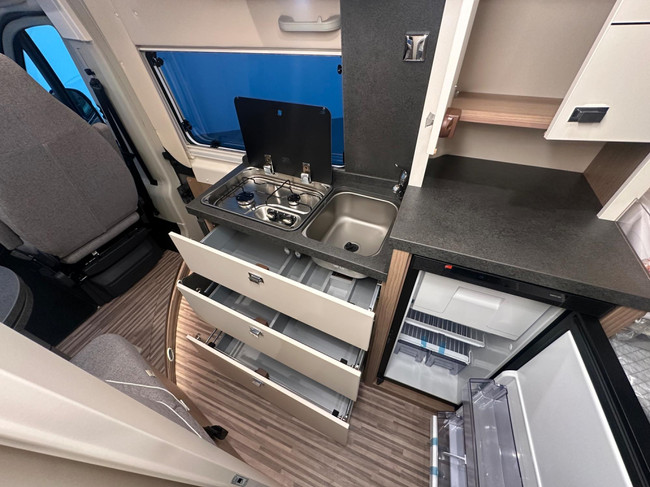 Malibu Van Diversity 600 DB K Charming GT Skyview foto: 7