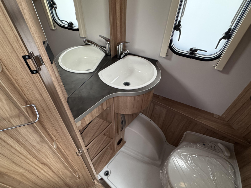 Eriba Nova Light 442  foto: 13