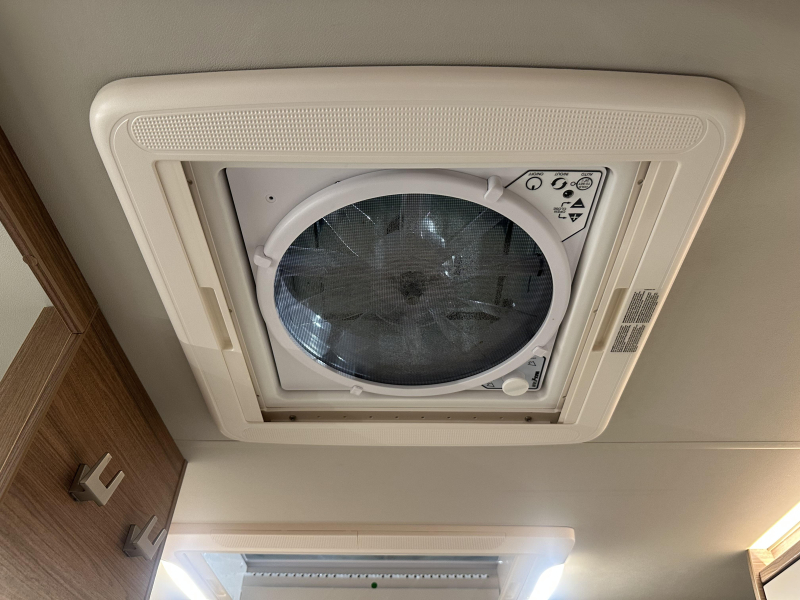 Knaus L!ve Ti 650 MEG automaat lage lengte bed  foto: 6