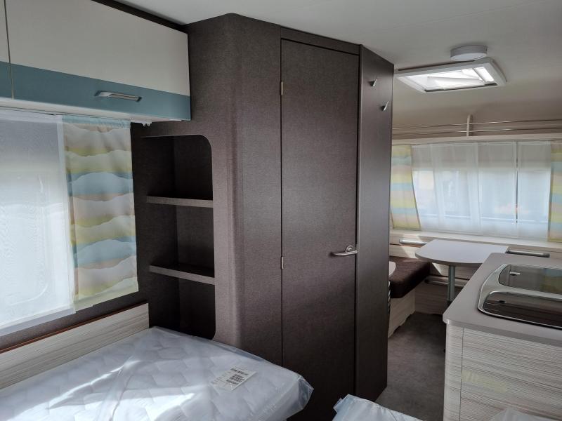 Dethleffs C'Joy 460 LE Enkele bedden  foto: 7