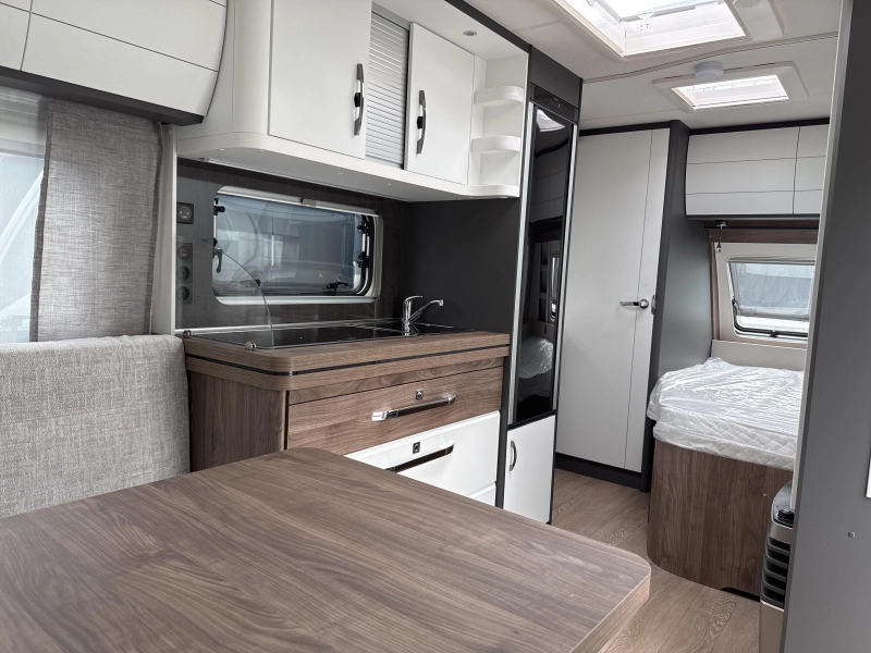 Hobby Excellent Edition 460 UFE Model 2026  foto: 7