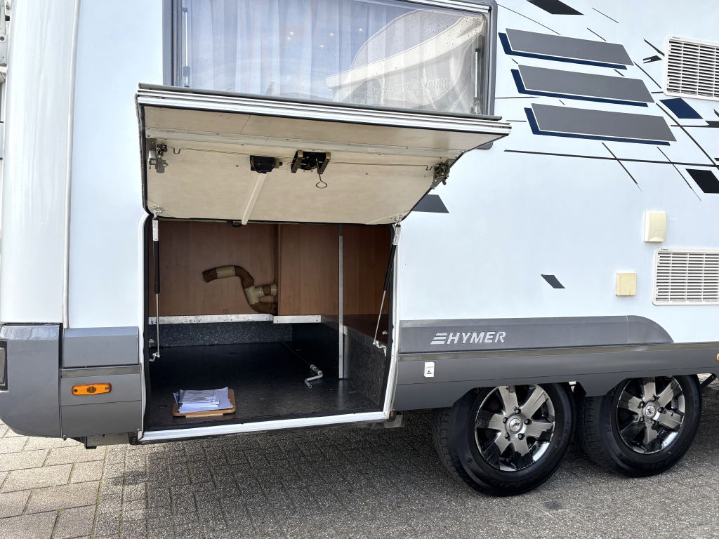 Hymer E 690 DUBBELLUCHT FRANSBED + HEFBED 4X ZONNEPANEEL! foto: 20