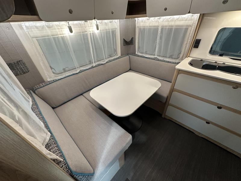 Dethleffs Aero 470 FR fransbed / rondzit | A69  foto: 5