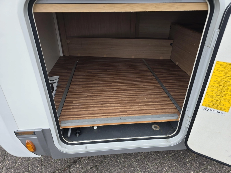 Adria Matrix Axess 650 SF b.j 2013 Gezin Camper  foto: 20