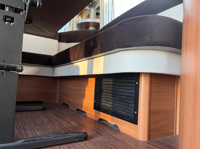 Hobby 540 UFE Excellent | Bankairco | Dakluifel | Vol automatische mover |  Fransbed | Douche | TV & Wii | Grote koelkast en kruidenkast foto: 8