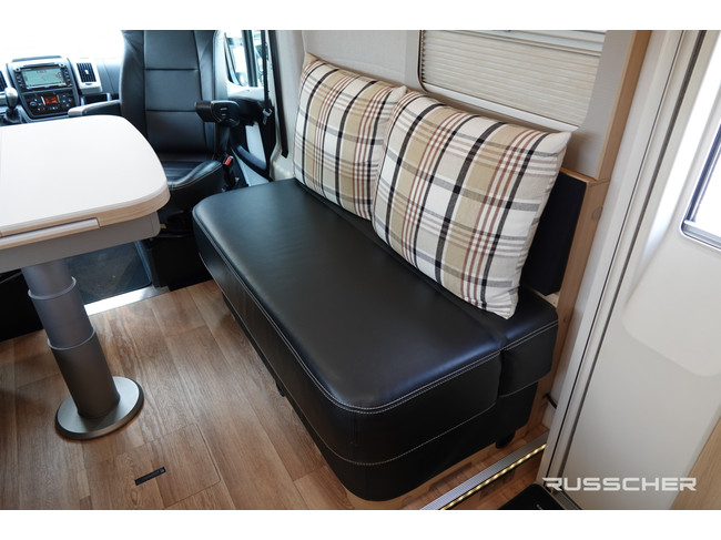 NIESMANN BISCHOFF Smove 7.4 E 150Pk Automaat | Leder | Lengtebedden foto: 5