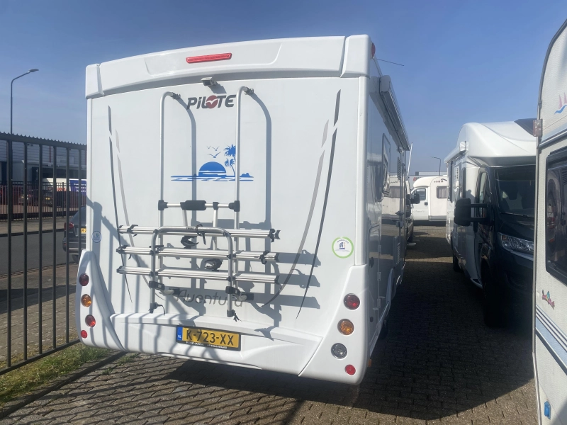 Pilote Aventura P 730 mit Queensbett UND LUXUS Foto: 1