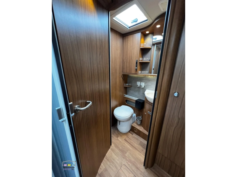 Hymer B 704 PL  foto: 13