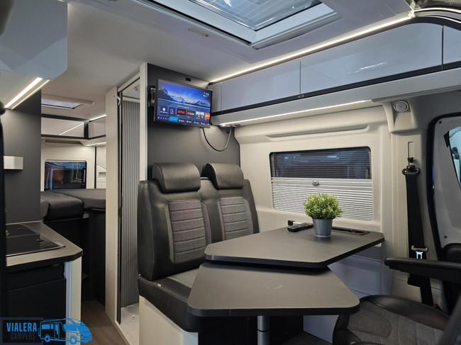 Adria Twin Supreme 640 SLB *Automaat 180pk* Lengtebedden foto: 11