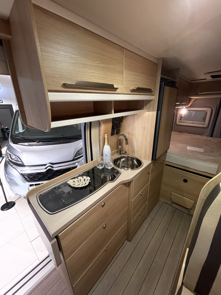 Knaus Boxstar 600 MQ DWARSBED EURO 6 5.99M BEARLOCK foto: 4