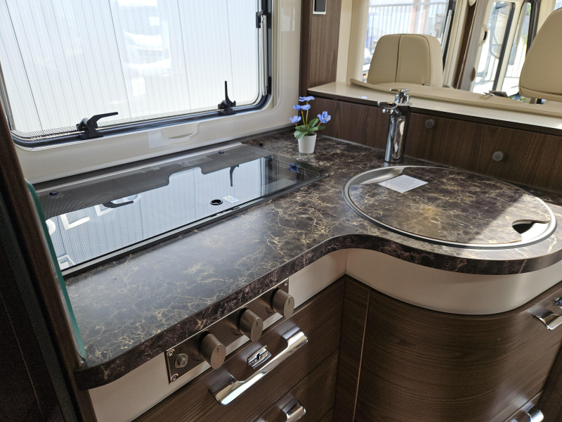 Hymer B674 SL foto: 9