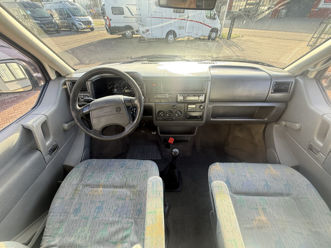 Westfalia California COACH Volkswagen Transporter I D 50 KW einzigartiger Zustand!!! Buscamper Servolenkung Webasto Standheizung 4 Schlafpl&auml;tze Anh&auml;ngerkupplung Fahrradtr&auml;ger Aufstelldach Foto: 8