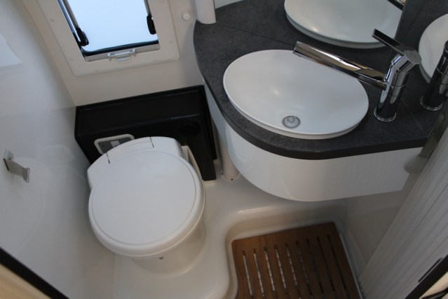 Ocasi&oacute;n joven y compacta Chausson Exclusive Line 660 autom&aacute;tico 170 CV (85 foto: 48
