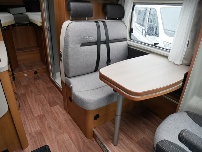Knaus Van TI 650 MEG Platinum, Einzelbetten, Dachklimaanlage Foto: 8