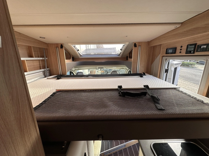 Knaus Sky Wave 60 Years 650 MEG Fiat 140PK Lengtebedden  foto: 14