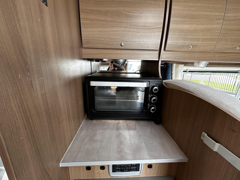 Elnagh M200 CPT Rolstoel-camper met lift  foto: 30