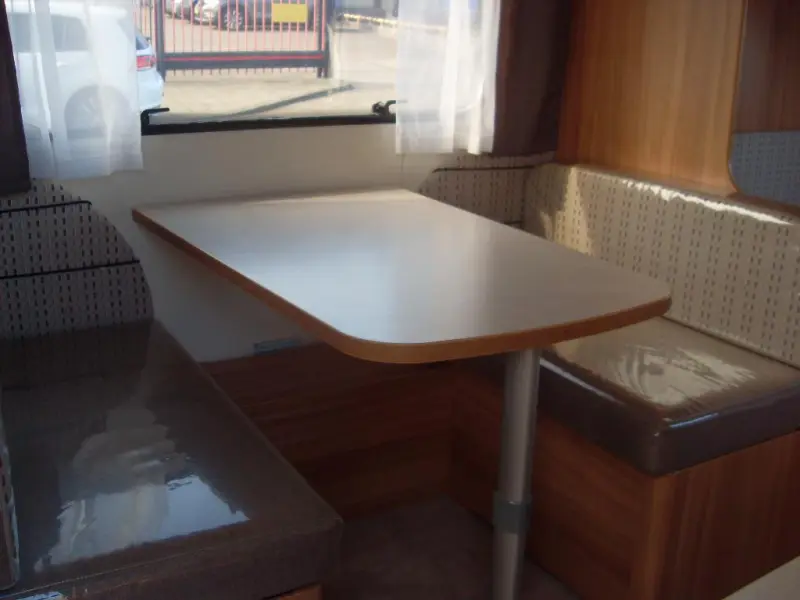 Caravelair Antares Luxe 400 Super licht gewicht  foto: 2