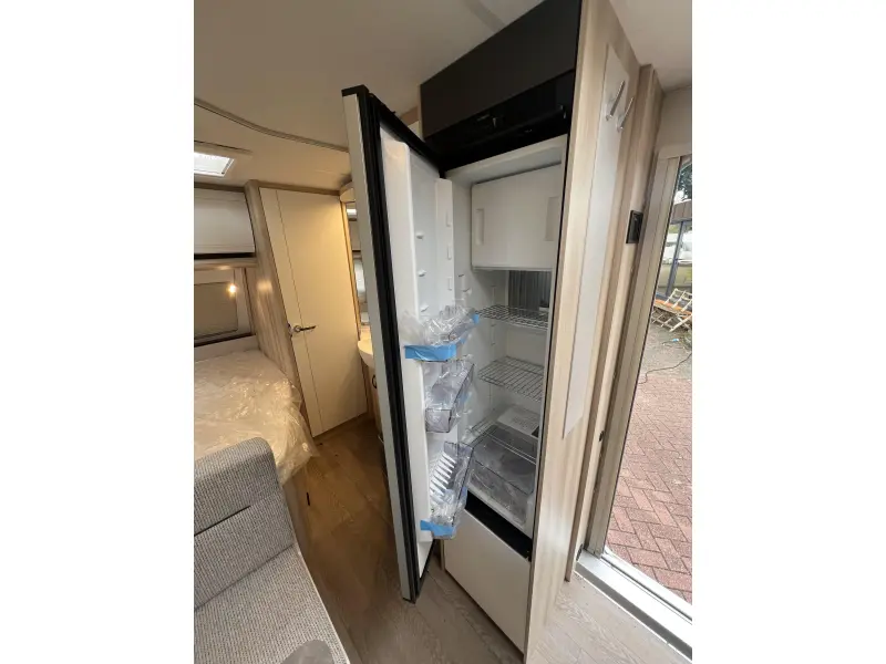 Hobby De Luxe 400 SFE NIEUW!!  foto: 8