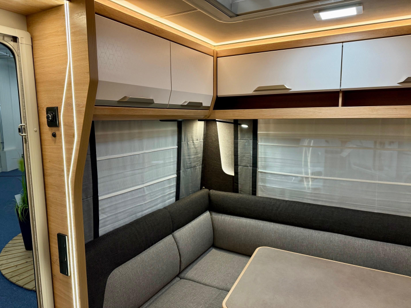 Knaus Sudwind Black Selection 450 FU modeljaar 2026  foto: 15