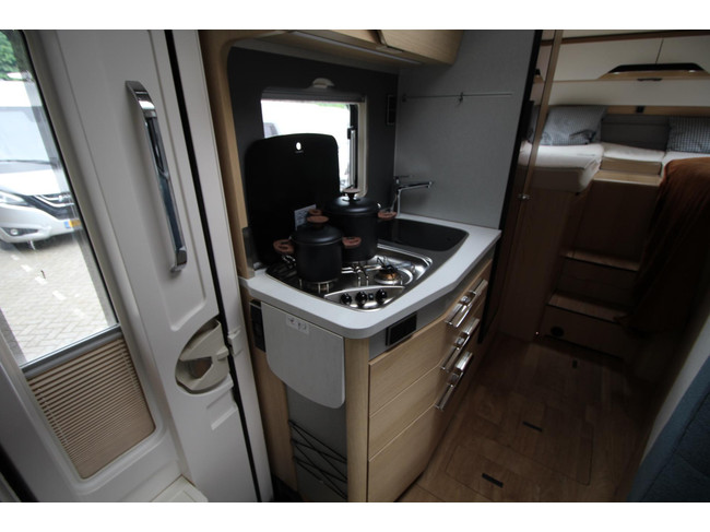 Hymer BMC-I 580 Drop-down bed | Solar | Bicycle rack | Automatic | Drop-down bed | Solar | Bicycle rack | 9-speed Auto photo: 18