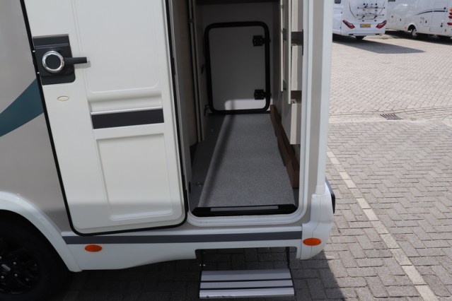 Virtually new Exclusive Line 660 Chausson AUTOMATIC double entrance door Artic pack (70 photo: 7