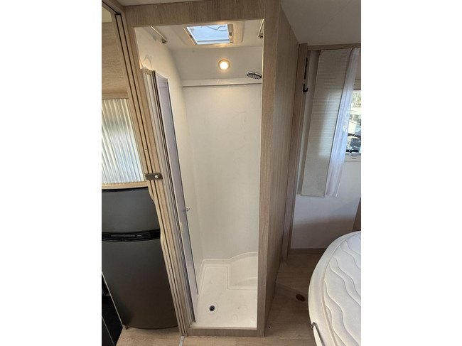 RAPIDO 686 F Euro6 Queensbed 2X Airco Zonnepaneel Luifel Fietsenrek foto: 22