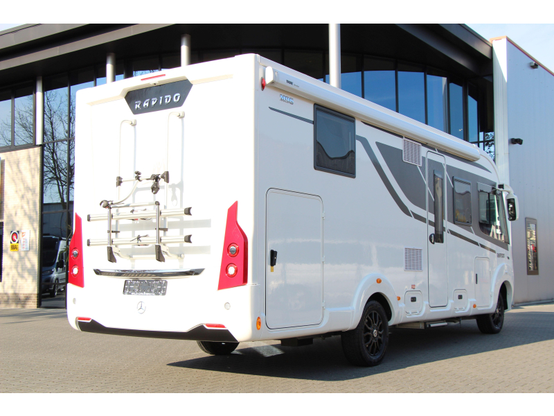 Rapido M96 Queensbed + Hefbed  foto: 13