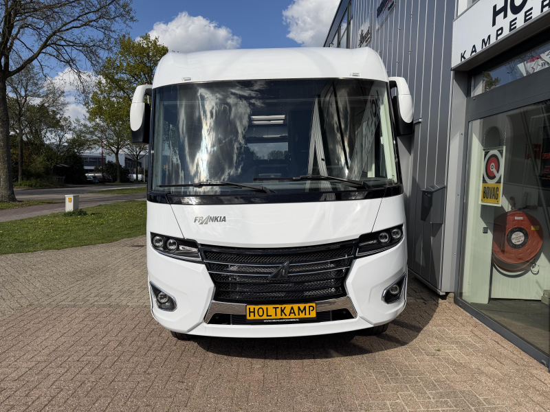 Frankia F-Line 740 PLUS Asientos redondos y camas longitudinales foto: 4