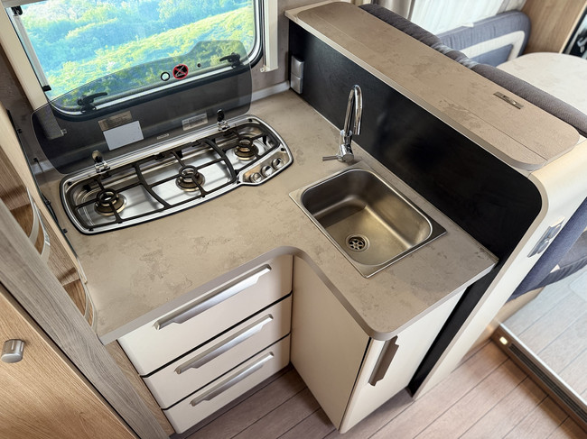Knaus SKY WAVE 650 MF / Gratis stalling foto: 14