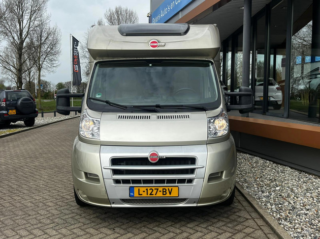 Bürstner Nieuwe Koppeling | Frans Bed | 4 Pers | Off Grid | Elektrisch Hefbed foto: 8