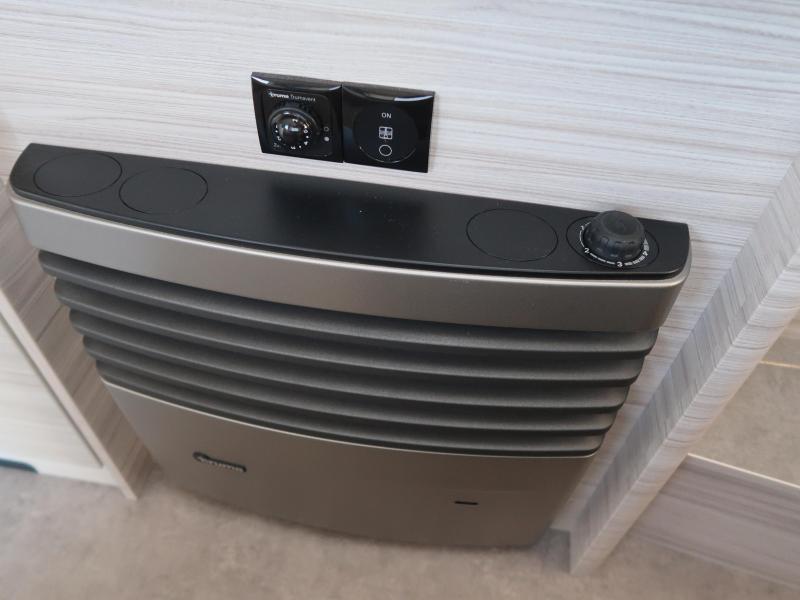 Dethleffs C'Joy 420 QSH MET VENTURA VOORTENT  foto: 9