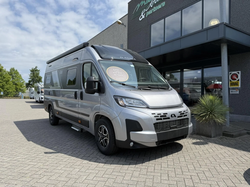 Adria Twin 640 SGX 60 Years Edition foto: 1