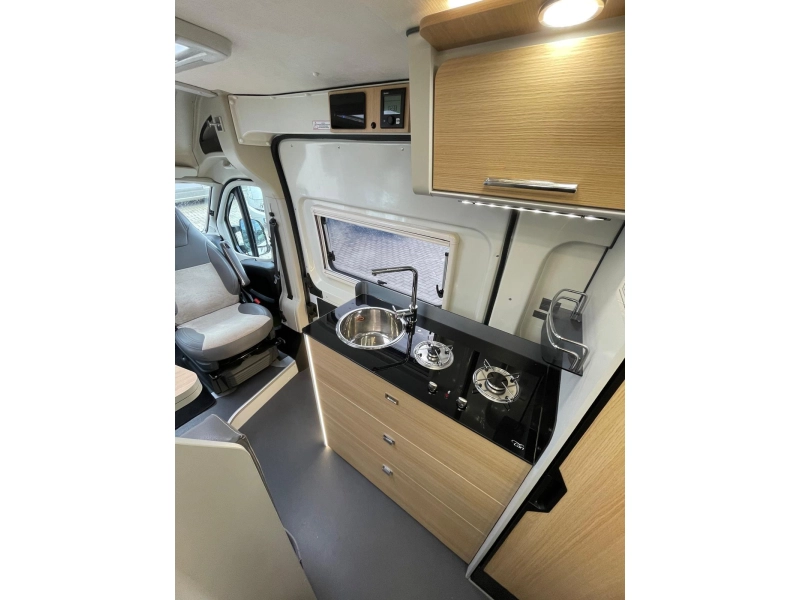 Karmann Dexter 640 Single Beds photo: 12