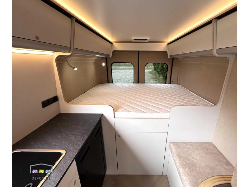 Peugeot Boxer 600 Nieuw gebouwde camper  foto: 9