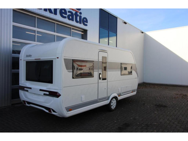 Hobby De Luxe 460 UFE Cama francesa y asientos redondos! foto: 2