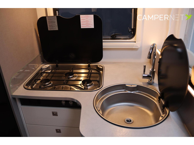 Etrusco T6.9 SF Complete Selection 155hp | Single Beds | Awning | Large Garage | Reversing Camera | Alloy Wheels | photo: 12