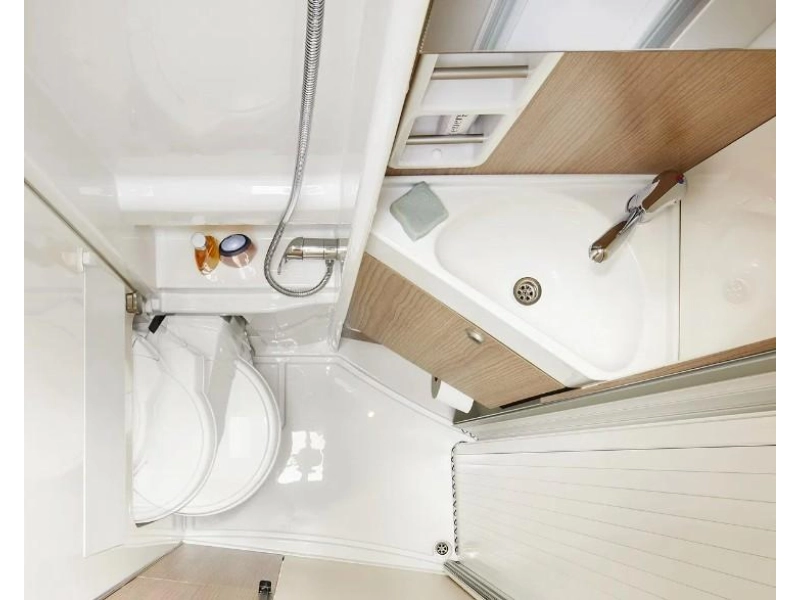 Malibu Diversity GT Skyview 640 LE K Lengtebedden, Automaat  foto: 7