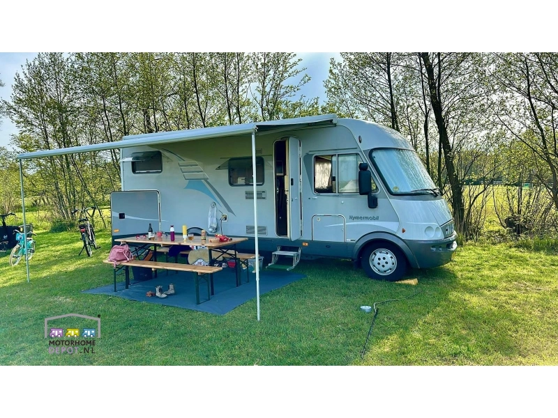 Hymer B klasse 674 Ruime gezinscamper  foto: 12