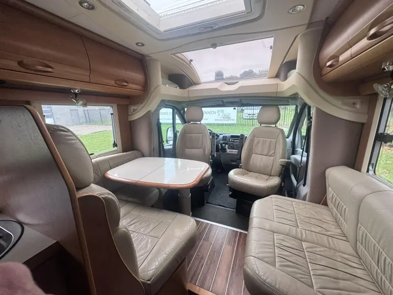 Rapido 7065+ F veel extra's accessoires  foto: 10