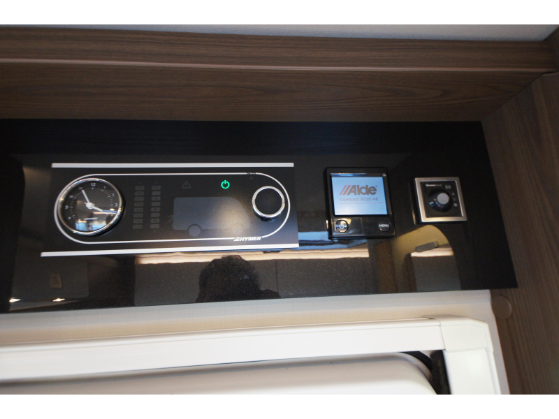 Hymer B 704 SL /Calefacci&oacute;n Alde/Autom&aacute;tico foto: 8