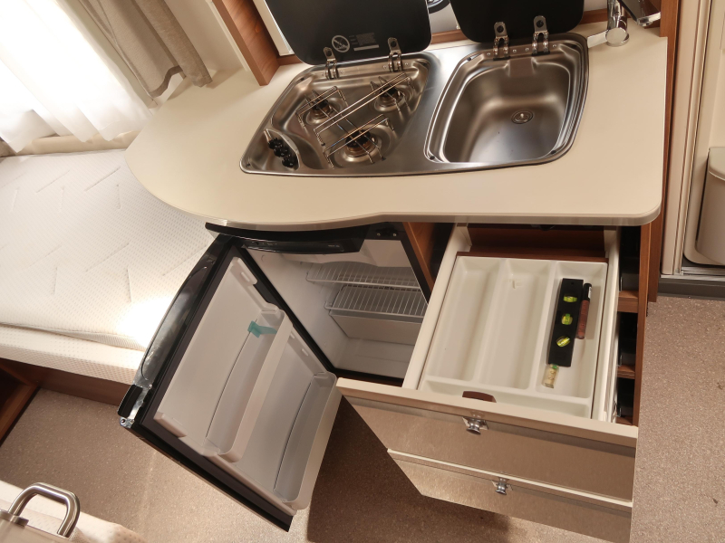 Dethleffs Nomad 470 ER MET VOORTENT ISABELLA  foto: 12