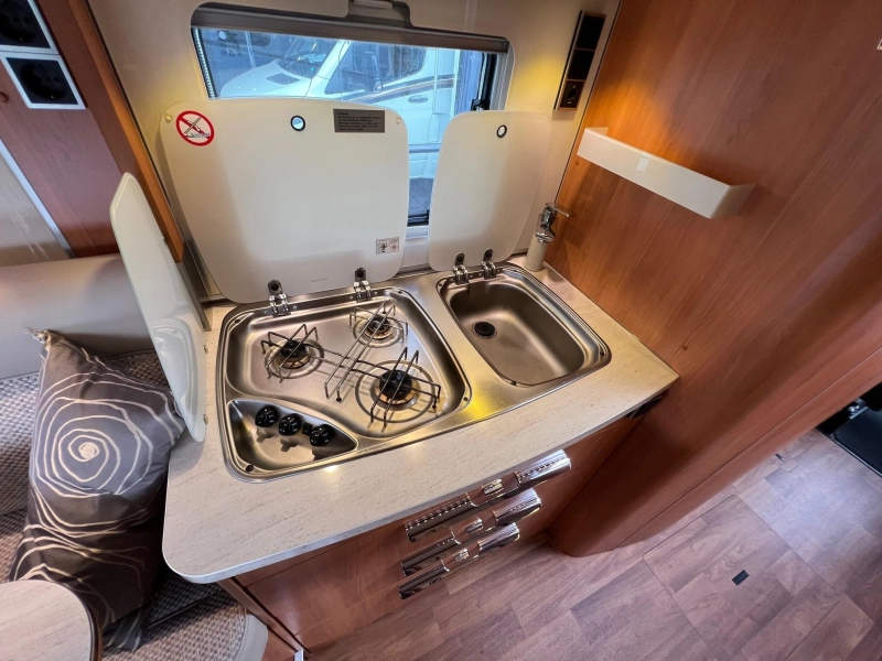 Hymer DuoMobil 534 DL RONDZIT/LUCHTVERING  foto: 8