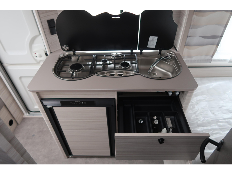 Dethleffs C'Joy 460 LE SINGLE BEDS, LIGHTWEIGHT photo: 11