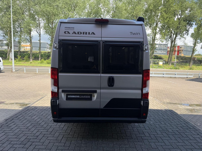 Adria Twin Supreme 640 SGX 9T-Automaat Zonnepaneel Victron Systeem foto: 9