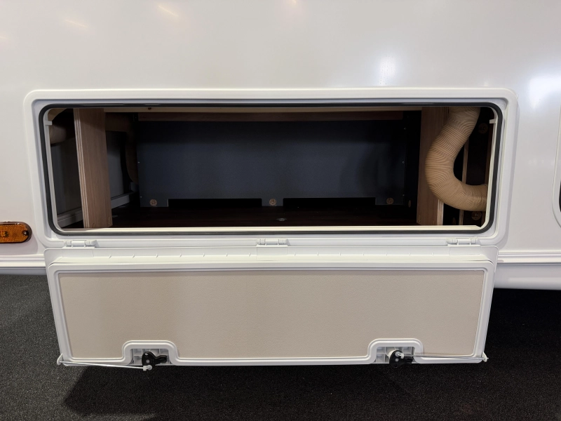 Knaus Sport 460 EU enkele bedden / dinette  foto: 6