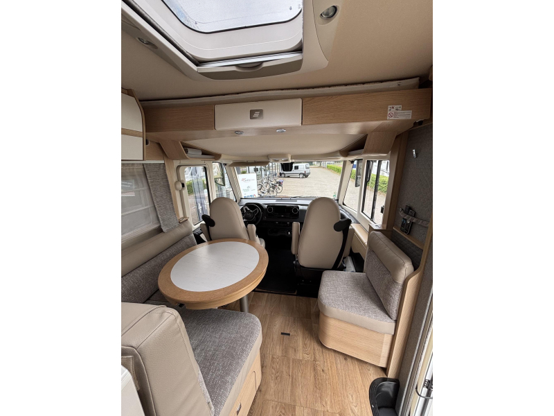 Hymer B ML I 790 Mercedes + Queen bed photo: 18